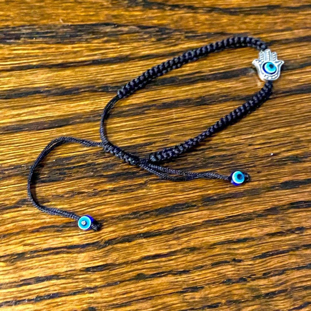 Hand Evil Eye Macrame Bracelet - Picture 4 of 4